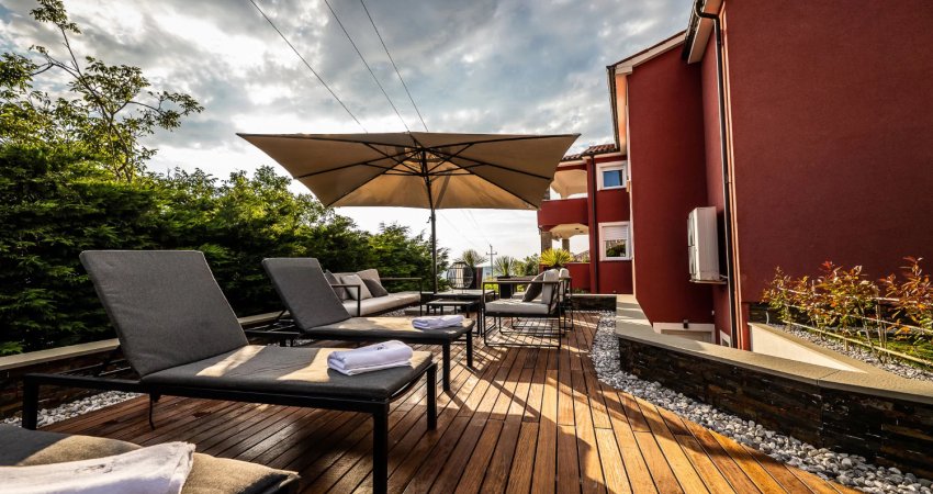 Moderna mediteranska vila z bazenom