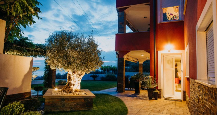 Moderna mediteranska vila z bazenom