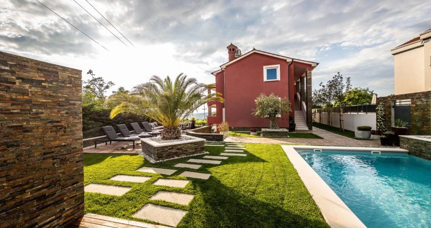 Moderna mediteranska vila z bazenom